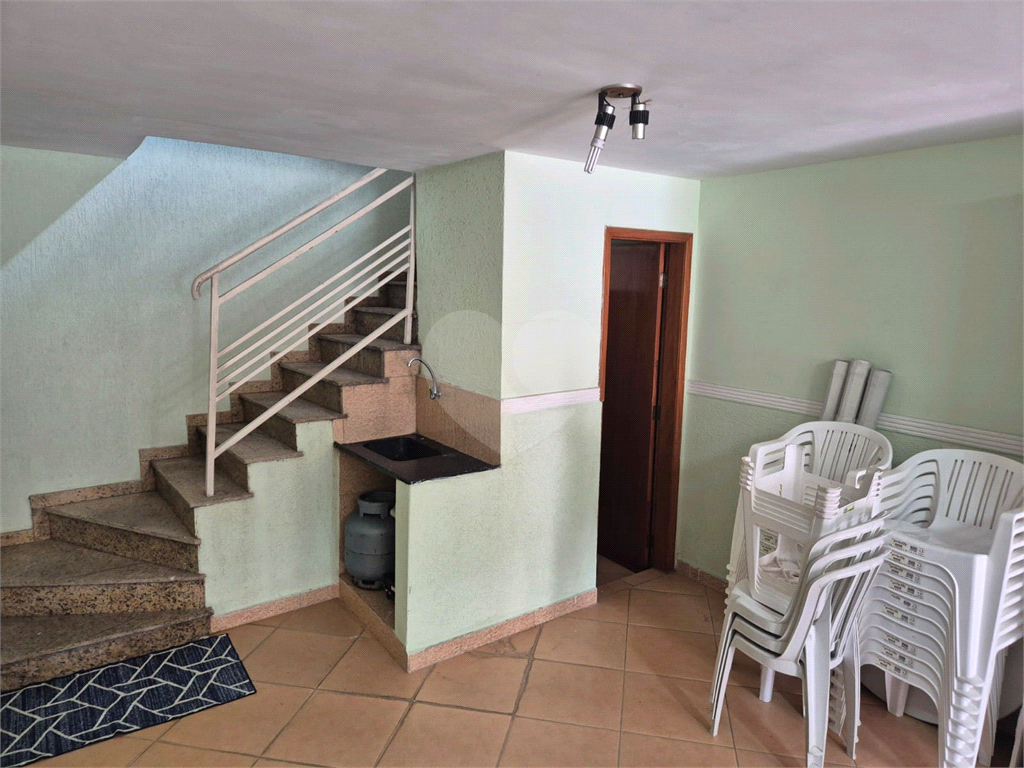 Sobrado com 2 dormitórios a venda na Vila Nivi.