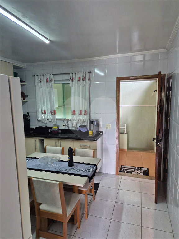 Sobrado com 2 dormitórios a venda na Vila Nivi.