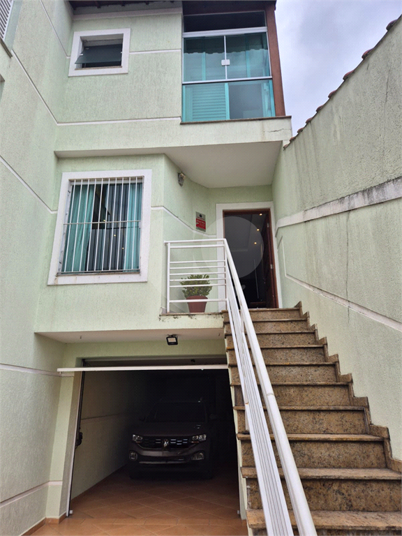 Sobrado com 2 dormitórios a venda na Vila Nivi.