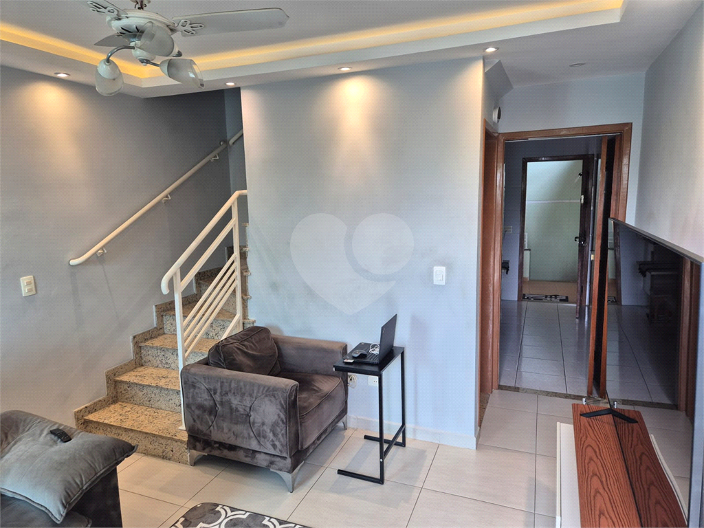 Sobrado com 2 dormitórios a venda na Vila Nivi.