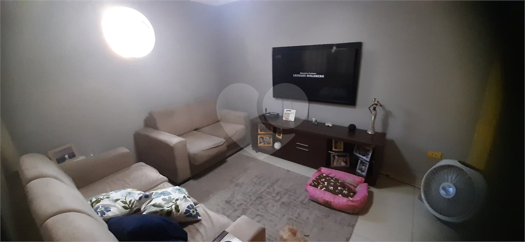 Sobrado à venda na Casa Verde Alta – São Paulo
Excelente sobrado com 120 m² de área construída, localizado a apenas 800 metros da Avenida Engenheiro Caetano Álvares, em uma região com fácil acesso a comércios, serviços e transporte público.
O imóvel co