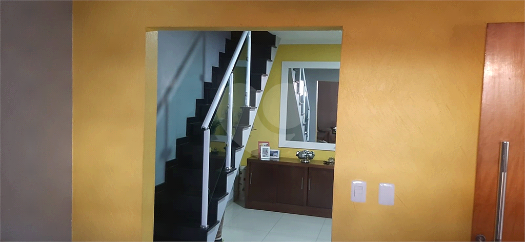 Sobrado à venda na Casa Verde Alta – São Paulo
Excelente sobrado com 120 m² de área construída, localizado a apenas 800 metros da Avenida Engenheiro Caetano Álvares, em uma região com fácil acesso a comércios, serviços e transporte público.
O imóvel co