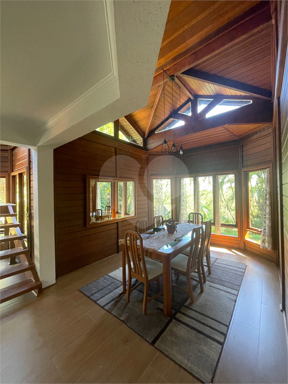 Casa à venda no Condomínio Refúgio da Serra. 3 dormitórios, 1 suíte, churrasqueira– Serra da Cantareira, Mairiporã