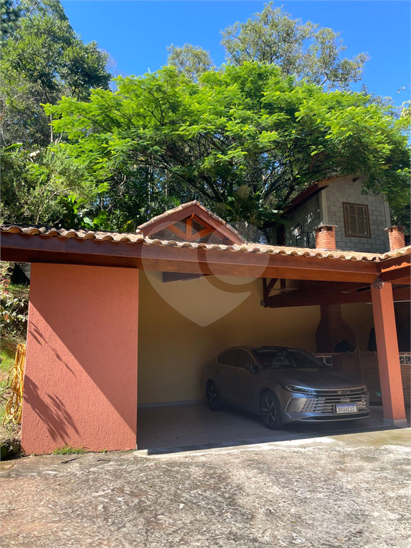 Casa à venda no Condomínio Refúgio da Serra. 3 dormitórios, 1 suíte, churrasqueira– Serra da Cantareira, Mairiporã