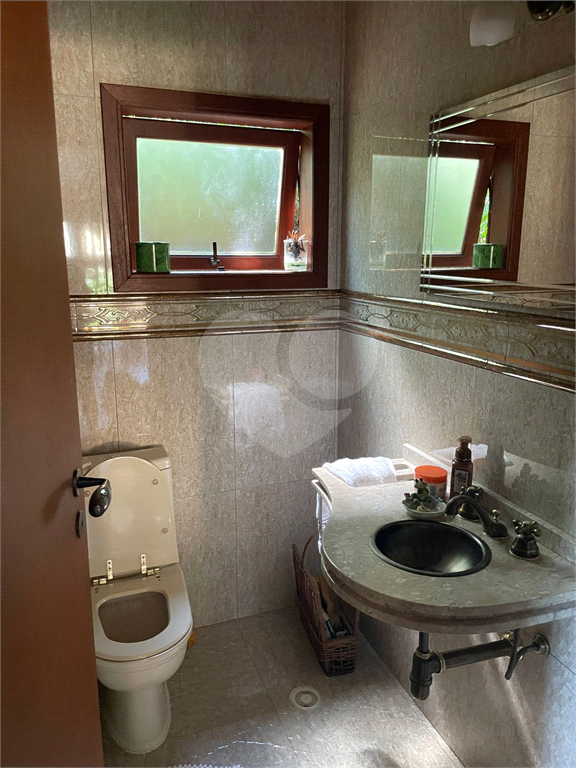 Casa à venda no Condomínio Refúgio da Serra. 3 dormitórios, 1 suíte, churrasqueira– Serra da Cantareira, Mairiporã