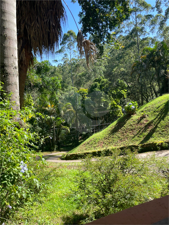 Casa à venda no Condomínio Refúgio da Serra. 3 dormitórios, 1 suíte, churrasqueira– Serra da Cantareira, Mairiporã