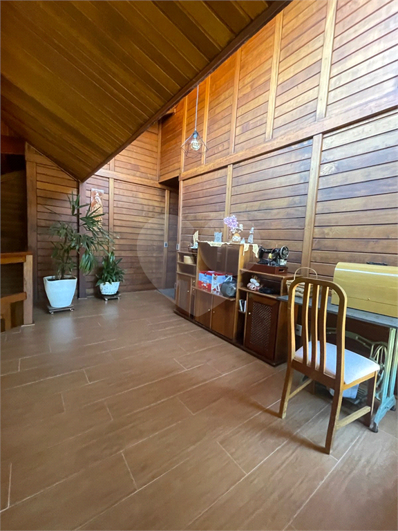 Casa à venda no Condomínio Refúgio da Serra. 3 dormitórios, 1 suíte, churrasqueira– Serra da Cantareira, Mairiporã