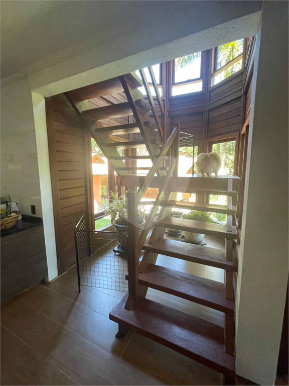 Casa à venda no Condomínio Refúgio da Serra. 3 dormitórios, 1 suíte, churrasqueira– Serra da Cantareira, Mairiporã