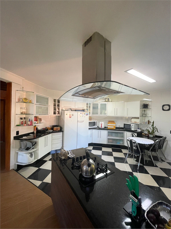 Casa à venda no Condomínio Refúgio da Serra. 3 dormitórios, 1 suíte, churrasqueira– Serra da Cantareira, Mairiporã