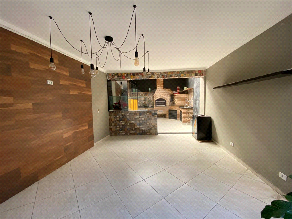 Casa a venda com 3 suítes e espaço gourmet churrasqueira e forno de pizza