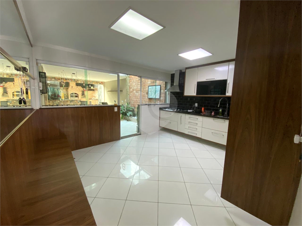 Casa a venda com 3 suítes e espaço gourmet churrasqueira e forno de pizza