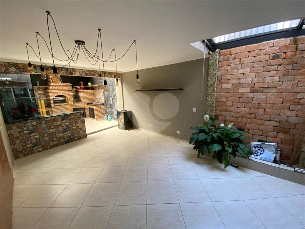 Casa a venda com 3 suítes e espaço gourmet churrasqueira e forno de pizza