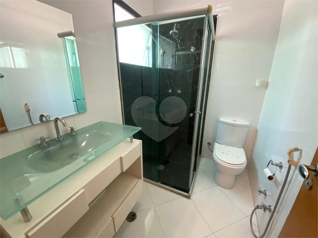 Casa a venda com 3 suítes e espaço gourmet churrasqueira e forno de pizza