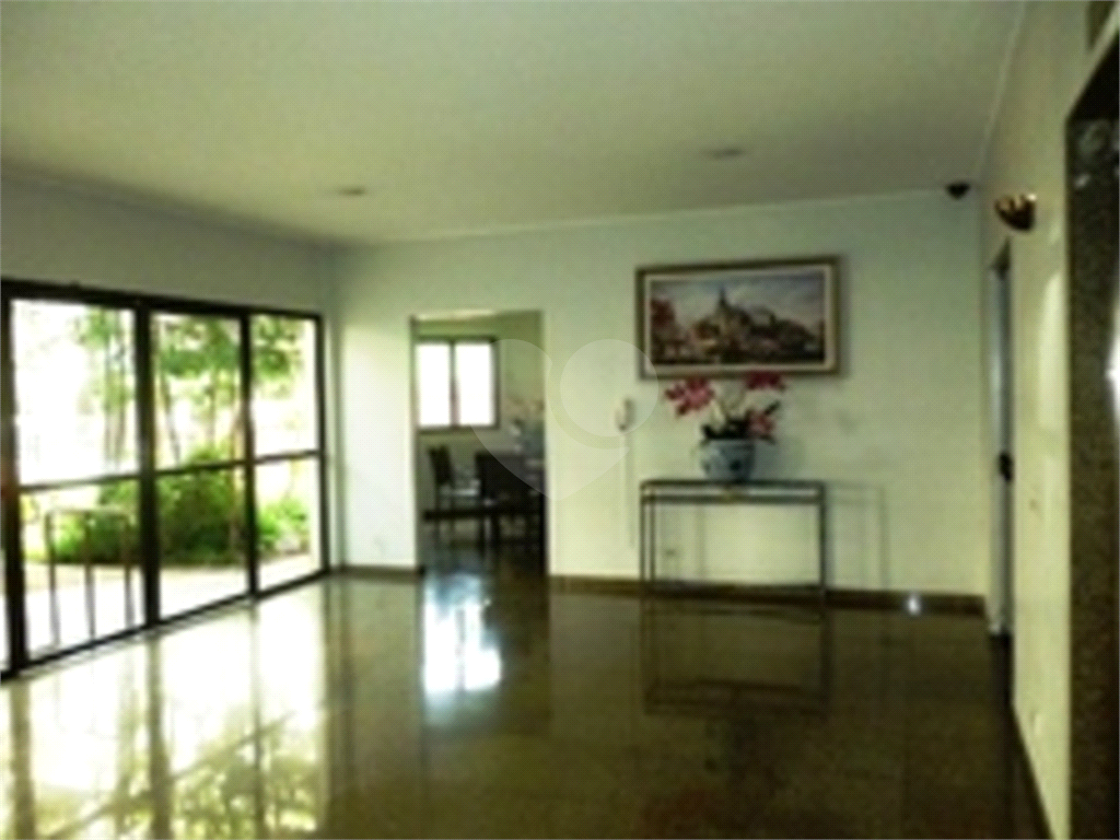 APARTAMENTO em PERDIZES