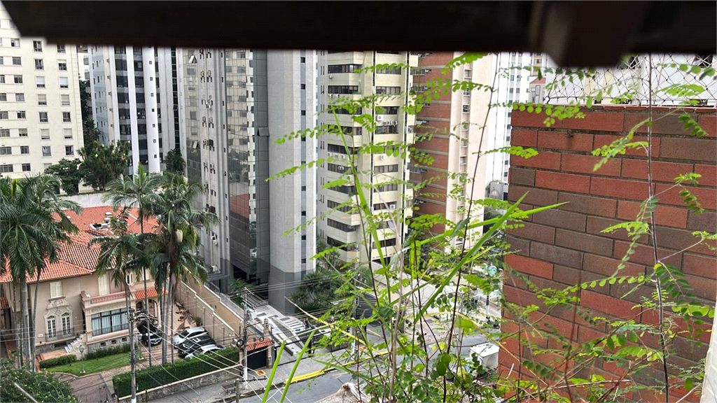APARTAMENTO em PERDIZES