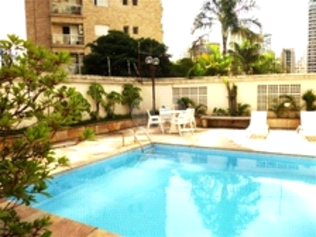 APARTAMENTO em PERDIZES