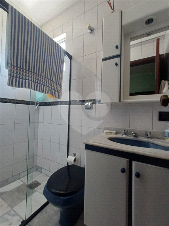 Sobrado - 4 dormitórios, 2 suítes, Quintal e 4 vagas de garagem - Água Fria