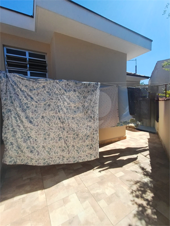 Sobrado - 4 dormitórios, 2 suítes, Quintal e 4 vagas de garagem - Água Fria