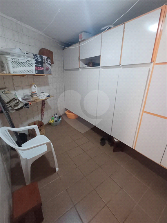 Sobrado - 4 dormitórios, 2 suítes, Quintal e 4 vagas de garagem - Água Fria