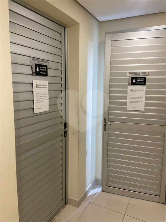 Sala Comercial 31 mts, 2 Banheiros e vaga de garagem