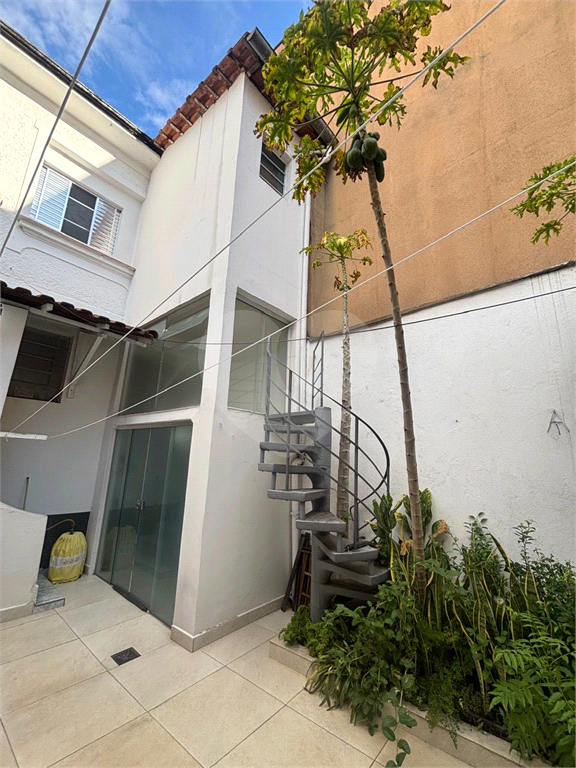 SOBRADO À VENDA EM FRENTE AO METRÔ TUCURUVI