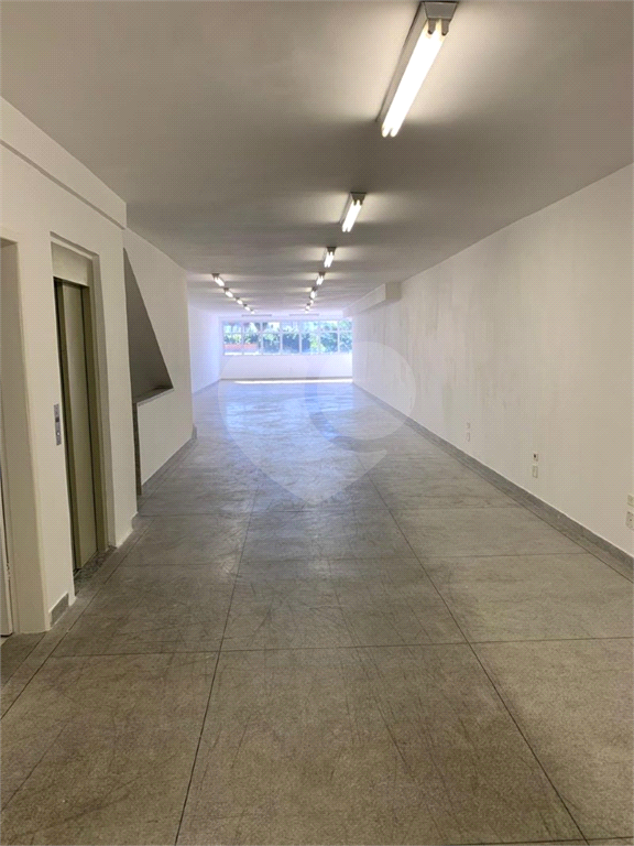 Prédio Comercial à Venda | 743  m² | 4 pavimentos, vão livre no Bom Retiro!   