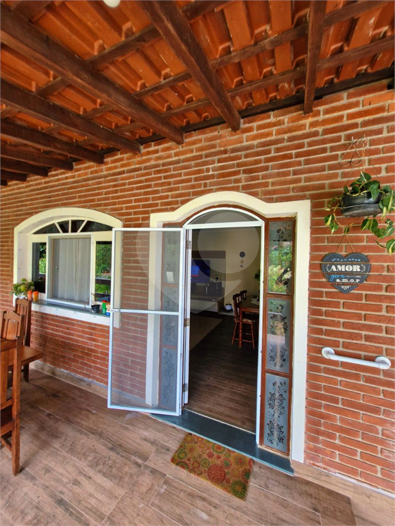 Casa Térrea em Condomínio Fechado, 03 Dormitórios, 01 Suíte e 04 Vagas