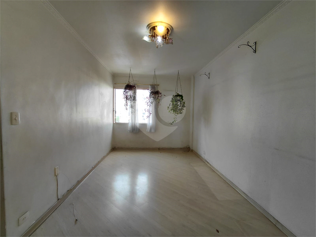 Imóvel de 85m² com muito potencial de reforma 3 quartos sala cozinha e lavanderia Vila Romana