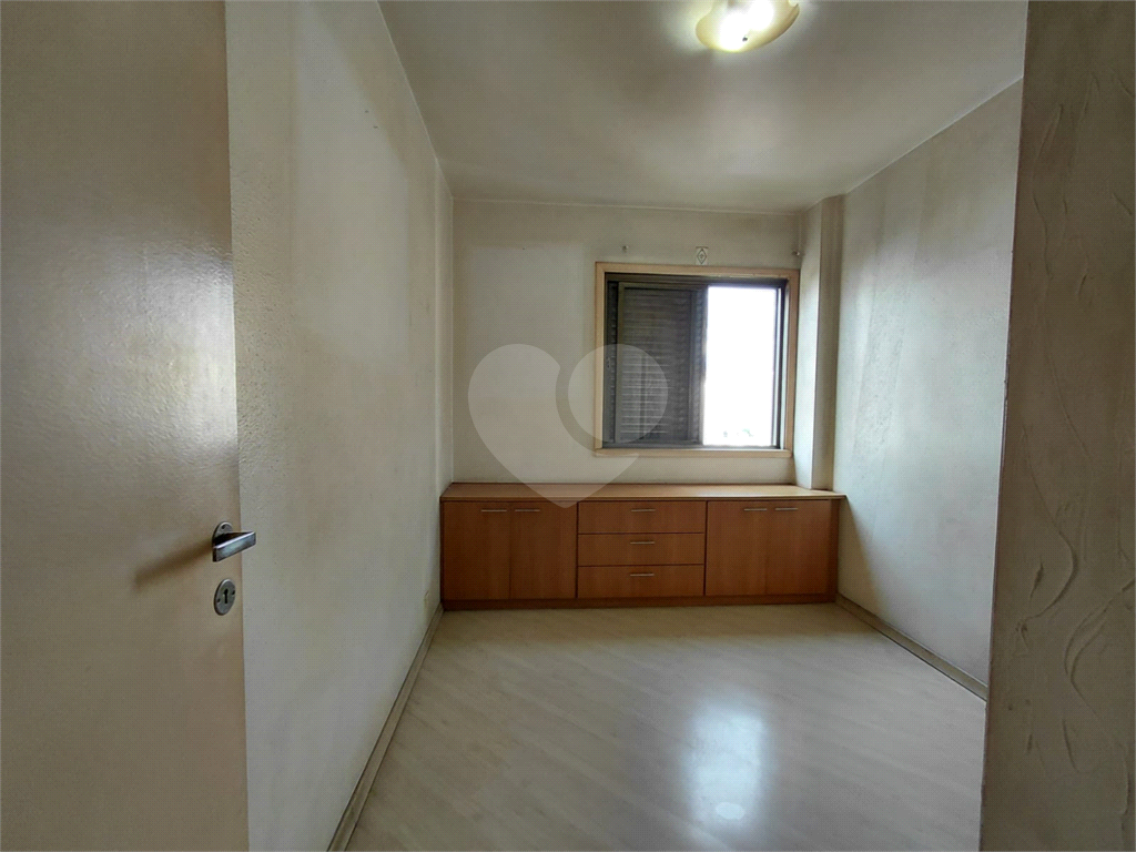 Imóvel de 85m² com muito potencial de reforma 3 quartos sala cozinha e lavanderia Vila Romana