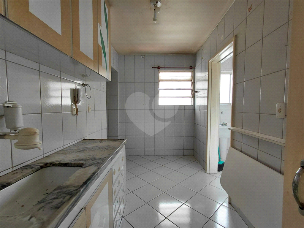 Imóvel de 85m² com muito potencial de reforma 3 quartos sala cozinha e lavanderia Vila Romana
