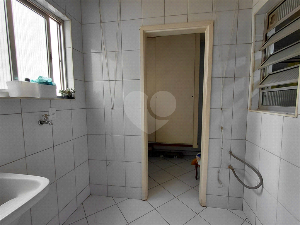 Imóvel de 85m² com muito potencial de reforma 3 quartos sala cozinha e lavanderia Vila Romana