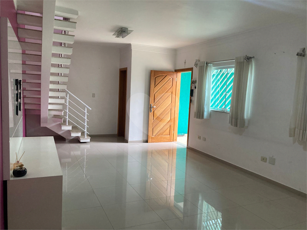 Sobrado à venda na Vila Constança – 3 dormitórios, 1 suíte e 3 vagas de garagem - conforto, espaço e localização estratégica!