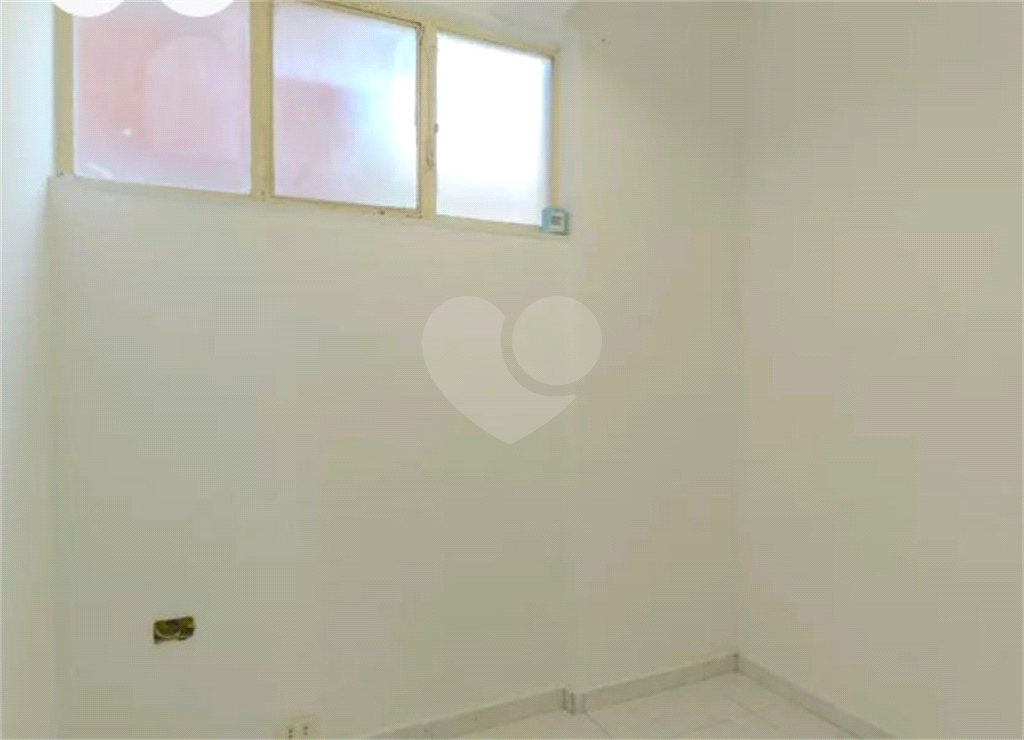 Apartamento amplo à venda na Bela Vista, a 500m Metrô São Joaquim, com 3 dormitórios, 1 vaga de garagem