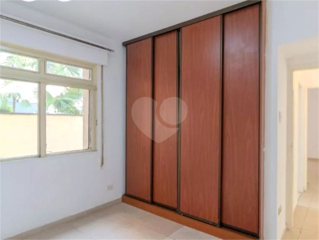 Apartamento amplo à venda na Bela Vista, a 500m Metrô São Joaquim, com 3 dormitórios, 1 vaga de garagem