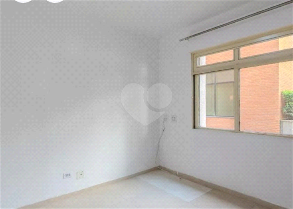 Apartamento amplo à venda na Bela Vista, a 500m Metrô São Joaquim, com 3 dormitórios, 1 vaga de garagem