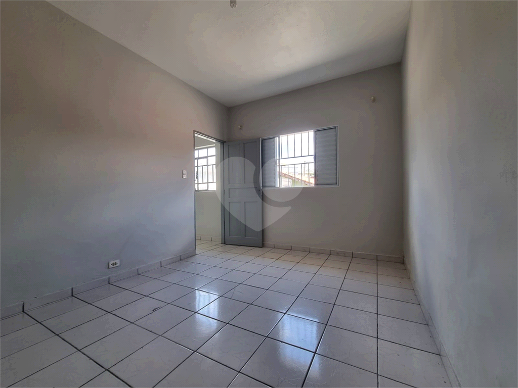 Casa terrea no Tremembe, com 250 m2,, proximo,  ao Supermercados Ourinhos.