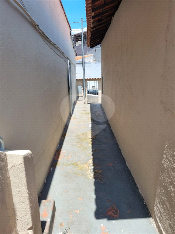 Casa terrea no Tremembe, com 250 m2,, proximo,  ao Supermercados Ourinhos.