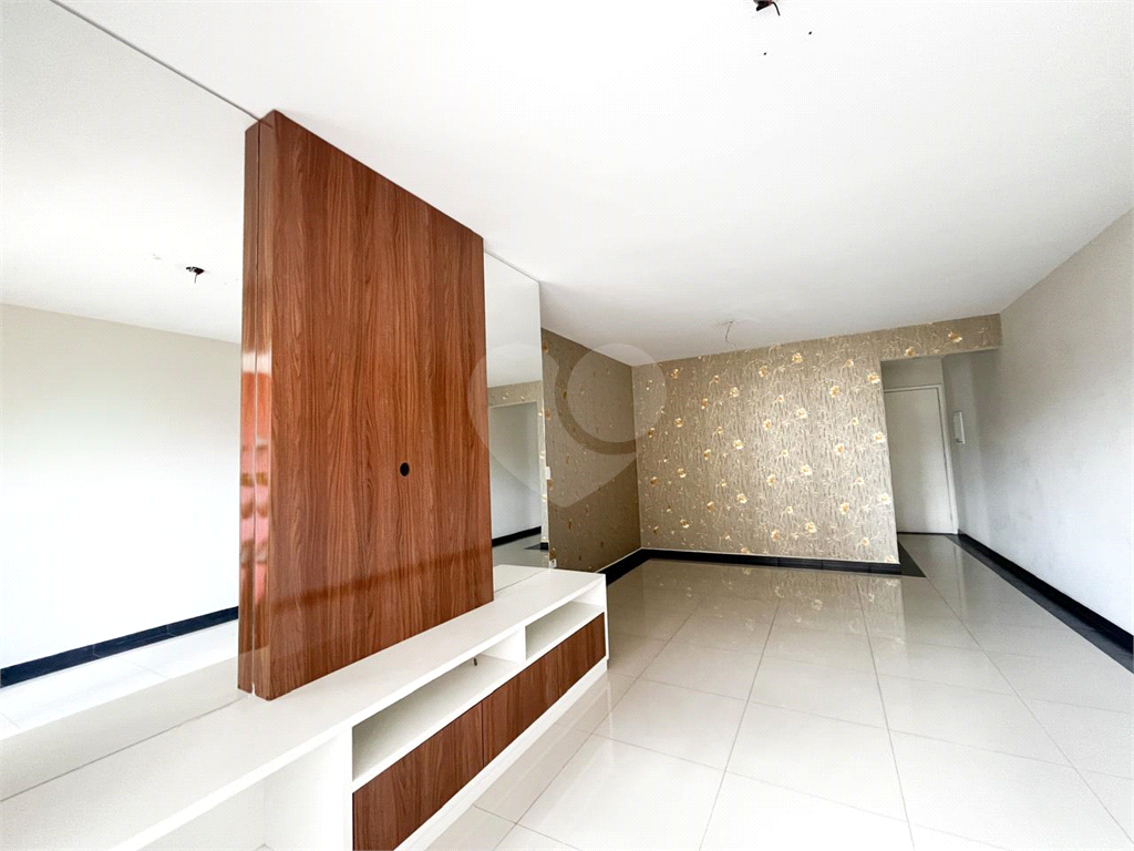 APARTAMENTO em CASA VERDE