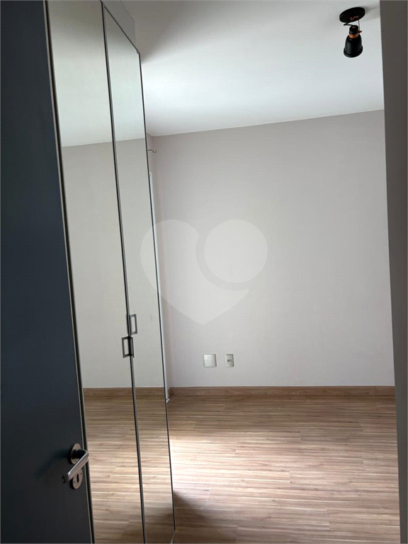 Apartamento à venda com varanda e churrasqueira no Jaguaré