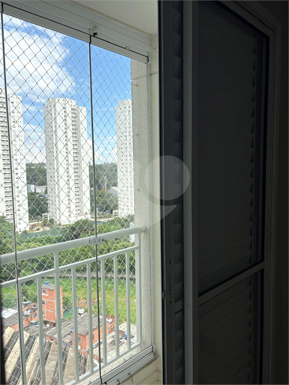 Apartamento à venda com varanda e churrasqueira no Jaguaré