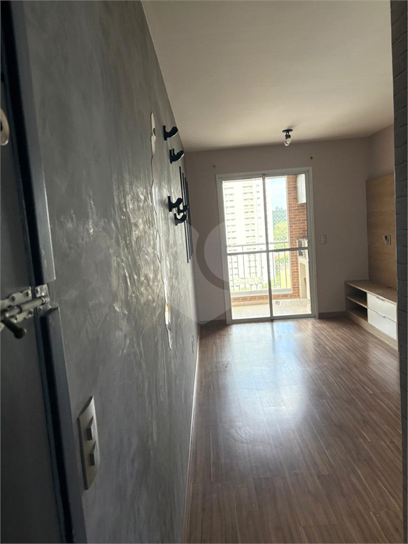 Apartamento à venda com varanda e churrasqueira no Jaguaré