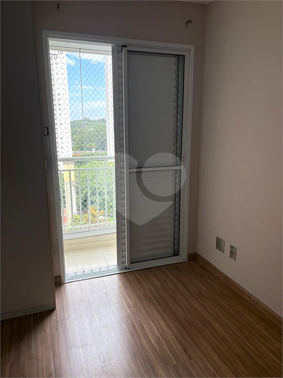 Apartamento à venda com varanda e churrasqueira no Jaguaré