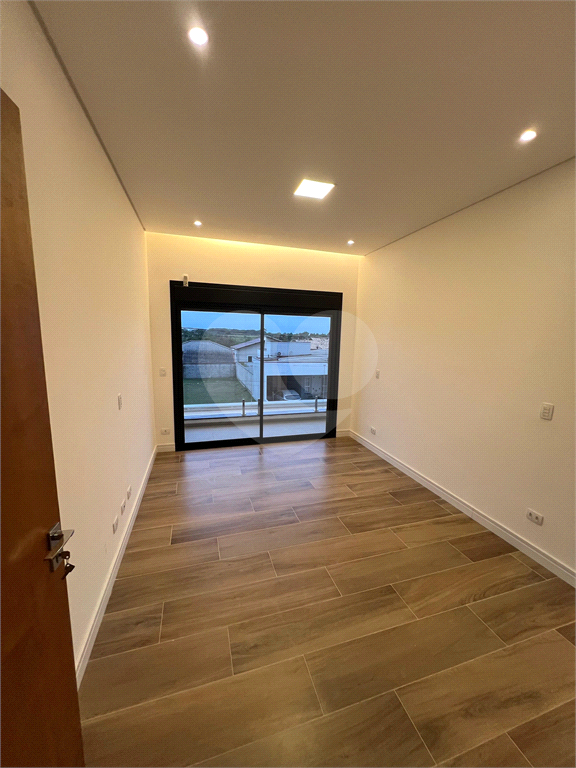 Casa em condomínio no Tremembé com 250 m² | 4 suítes | Piscina | 4 vagas | Alto padrão