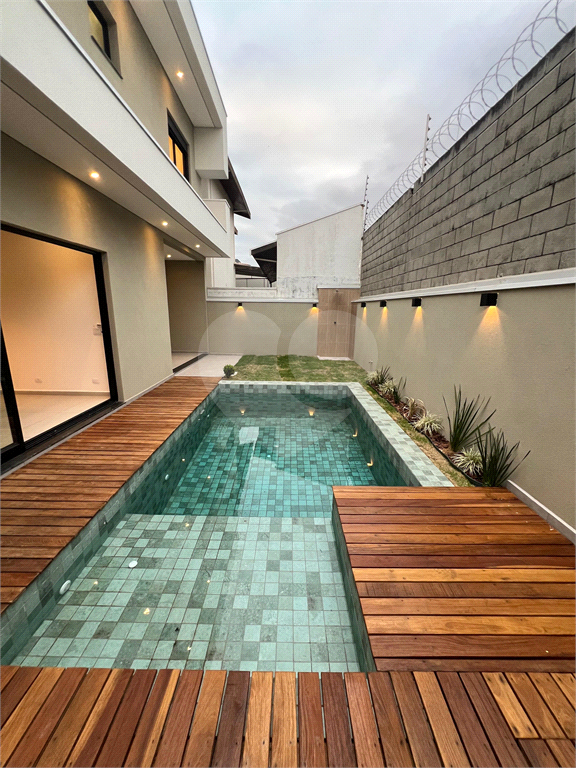 Casa em condomínio no Tremembé com 250 m² | 4 suítes | Piscina | 4 vagas | Alto padrão