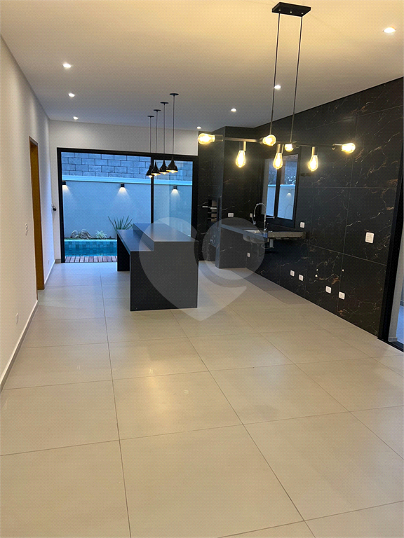 Casa em condomínio no Tremembé com 250 m² | 4 suítes | Piscina | 4 vagas | Alto padrão