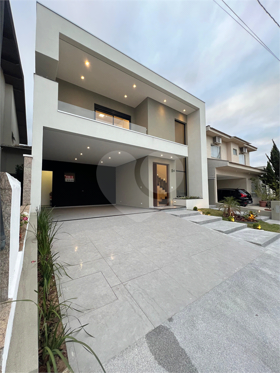 Casa em condomínio no Tremembé com 250 m² | 4 suítes | Piscina | 4 vagas | Alto padrão