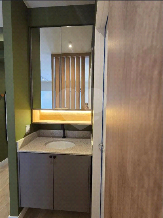 Apartamento Studio à venda no Condomínio Wire Capote Valente em Pinheiros, a 700m do Metrô Sumaré