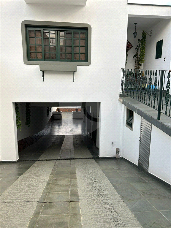 Oportunidade! Sobrado Mobiliado, Espaçoso e Pronto para Entrar e Morar 3 DORMITÓRIOS E 5 VAGAS