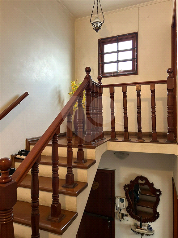 Oportunidade! Sobrado Mobiliado, Espaçoso e Pronto para Entrar e Morar 3 DORMITÓRIOS E 5 VAGAS