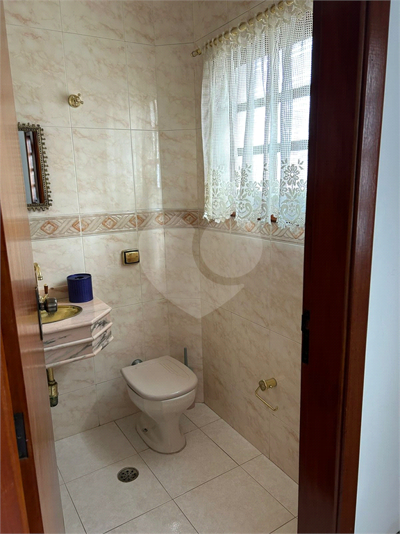 Oportunidade! Sobrado Mobiliado, Espaçoso e Pronto para Entrar e Morar 3 DORMITÓRIOS E 5 VAGAS